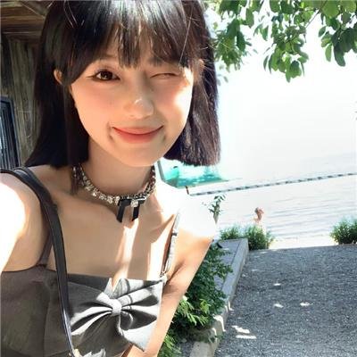 左轮百合